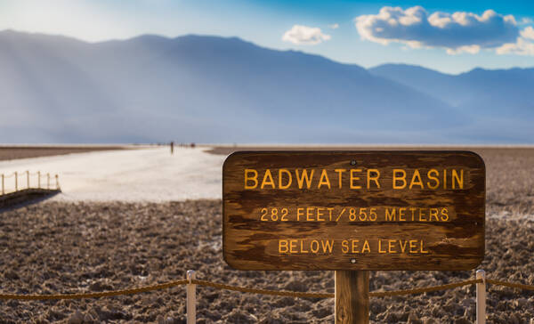 Badwater Basin in Death Valley NP, een grote zoutvlakte