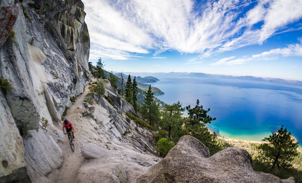 Lake Tahoe Rim Trail, mountainbiker