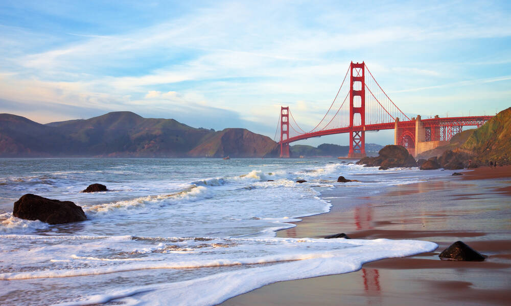 Golden Gate Bridge met strand in San Francisco