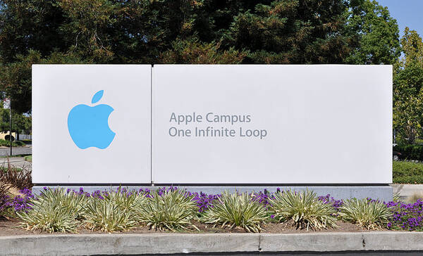 Apple sign in Silicon Valley