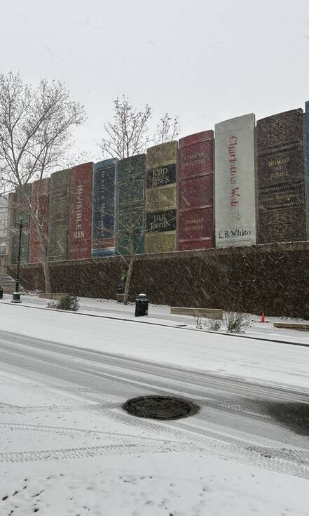 Bibliotheek met gigantische boeken Bibliotheek met gigantische boeken