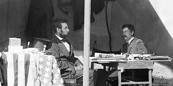 Abraham Lincoln en McClellan na winst bij de Slag om Antietam