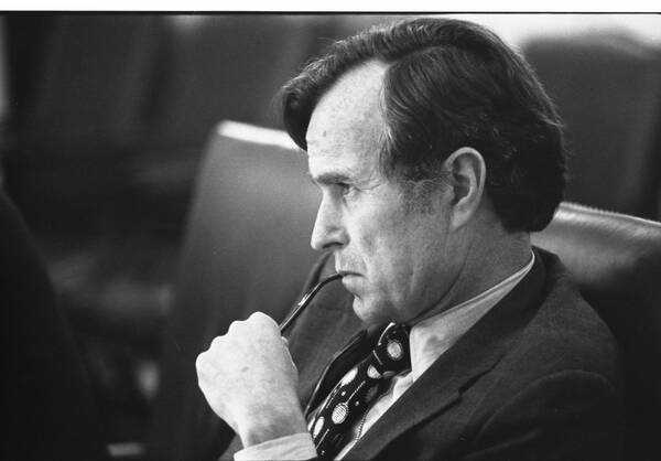 George H.W. Bush werkte jarenlang bij de CIA