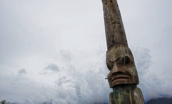 Eeuwenoude totempalen in Kitwanga, British Columbia