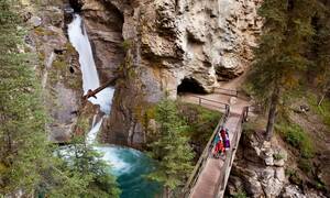 Excursie Mountain Lakes Waterfalls West-Canada