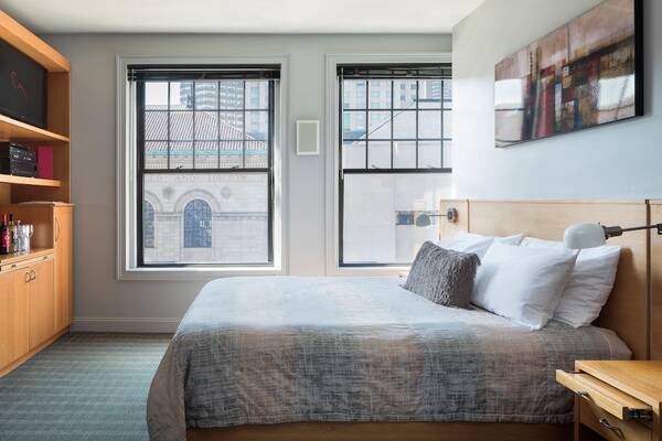 Charlesmark Hotel, Boston