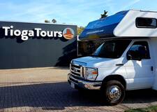 Bekijk een camper op de infodagen van Tioga Tours